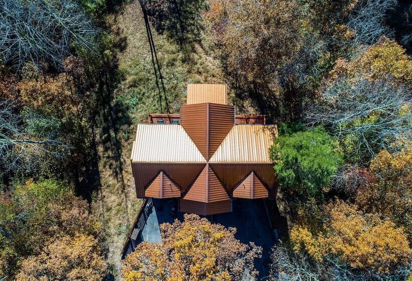 Hazel By Avantstay Cliffside Modern Cabin W/ Incredible Views & Hot Tub