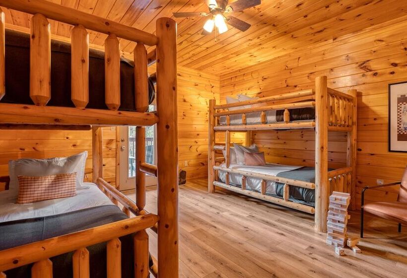 Hazel By Avantstay Cliffside Modern Cabin W/ Incredible Views & Hot Tub