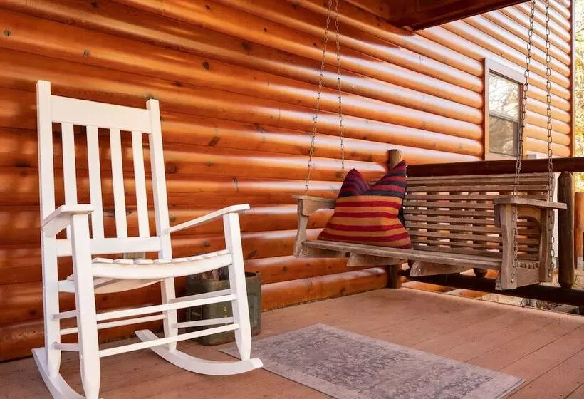 Hazel By Avantstay Cliffside Modern Cabin W/ Incredible Views & Hot Tub