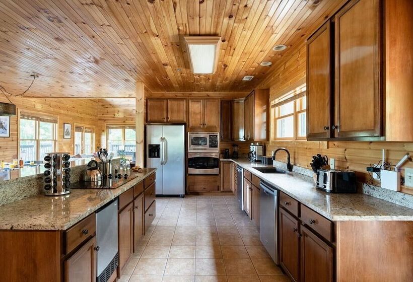 Hickory Ridge By Avantstay Incredible Private Elevated Cabin Sleeps 20!