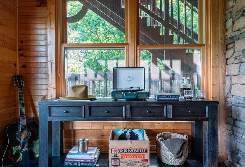 Hickory Ridge By Avantstay Incredible Private Elevated Cabin Sleeps 20!