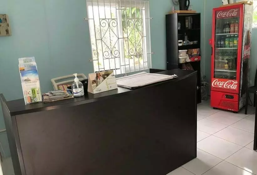 هتل Airport Beach