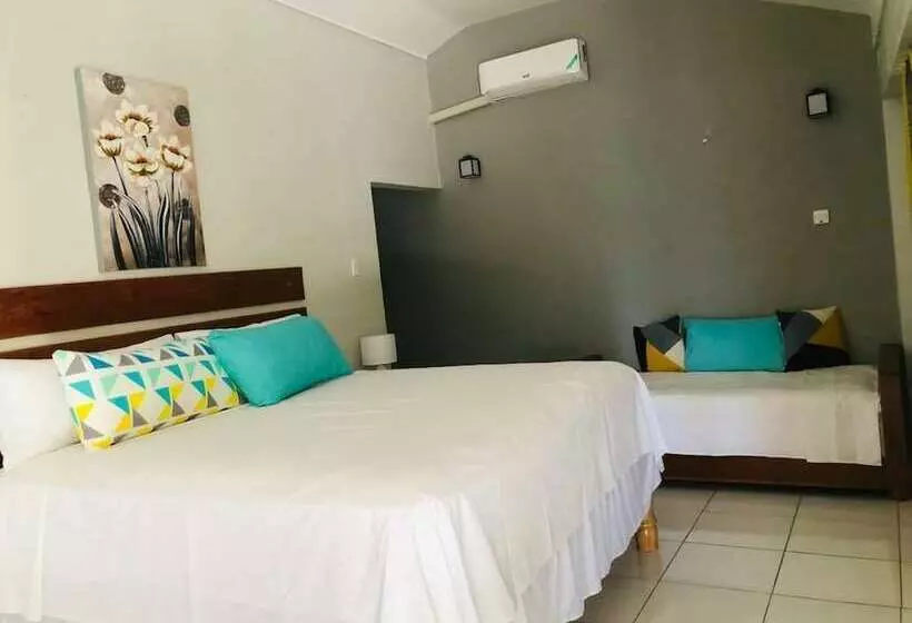 هتل Airport Beach