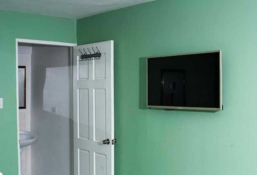 هتل Airport Beach