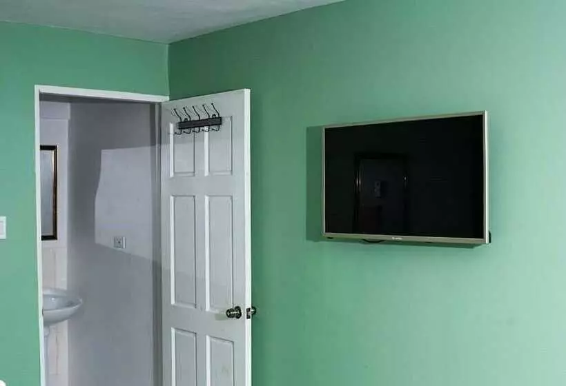 هتل Airport Beach