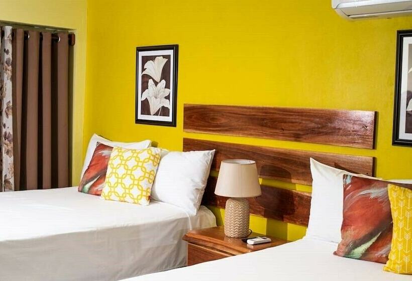 هتل Airport Beach