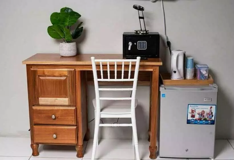 هتل Airport Beach