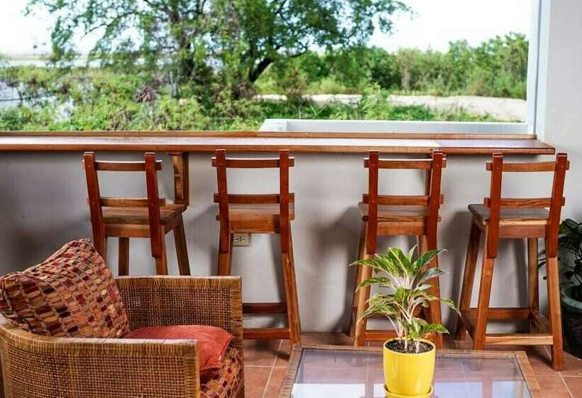 هتل Airport Beach