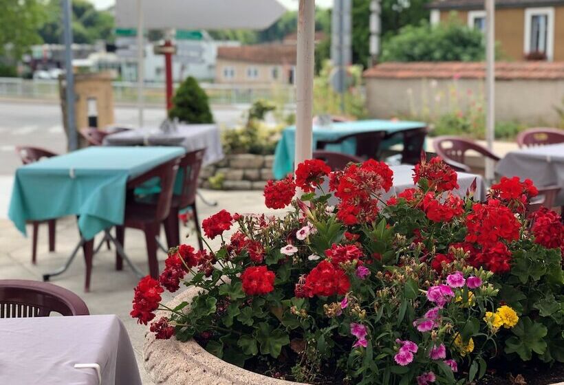 فندق Enzo Neufchateau By Kyriad Direct