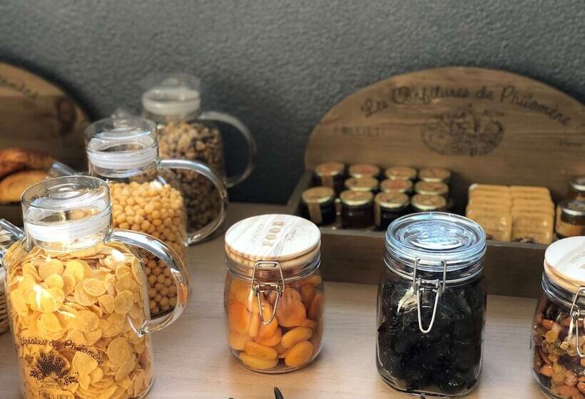 فندق Enzo Neufchateau By Kyriad Direct