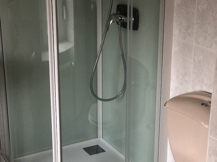 فندق Enzo Neufchateau By Kyriad Direct