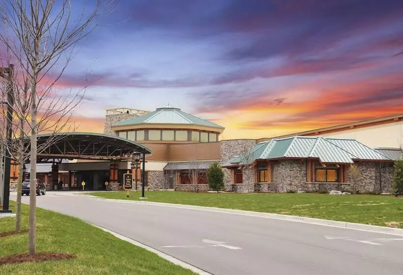 هتل Four Winds Casino South Bend