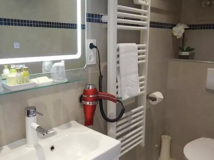 هتل Hôtel Miramar Cap D Antibes