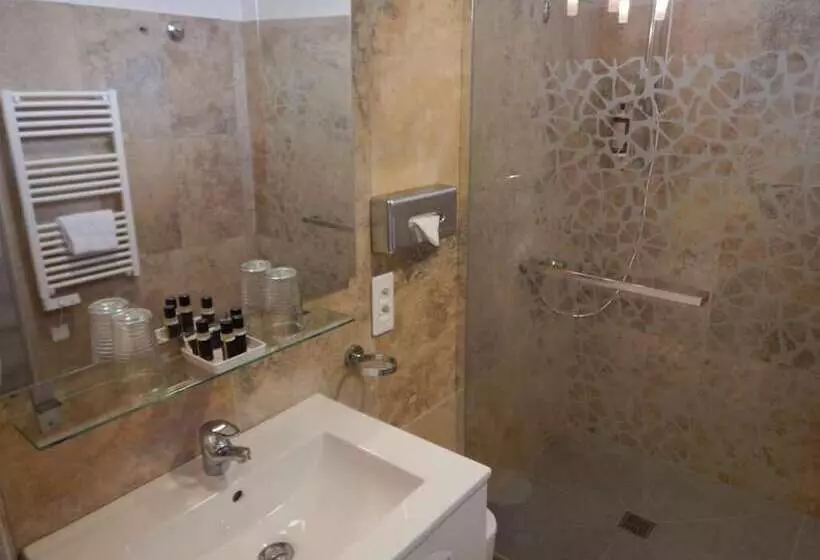 هتل Hôtel Miramar Cap D Antibes