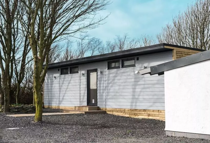 Hotelli Impeccable 1 Bed Bell Tent Near Holyhead