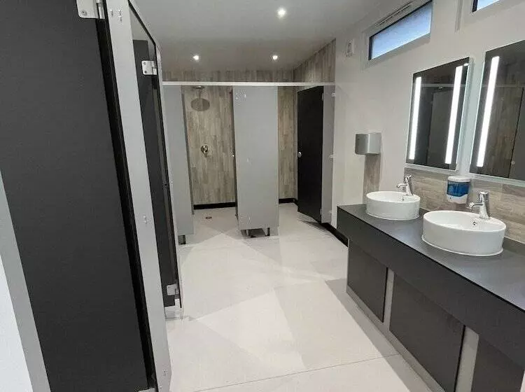 Hotelli Impeccable 1 Bed Bell Tent Near Holyhead