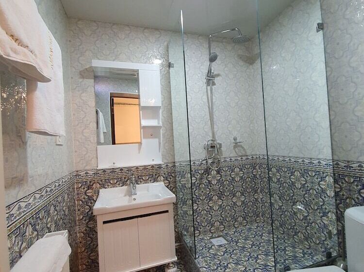 בית מלון כפרי Suzangaron Boutique