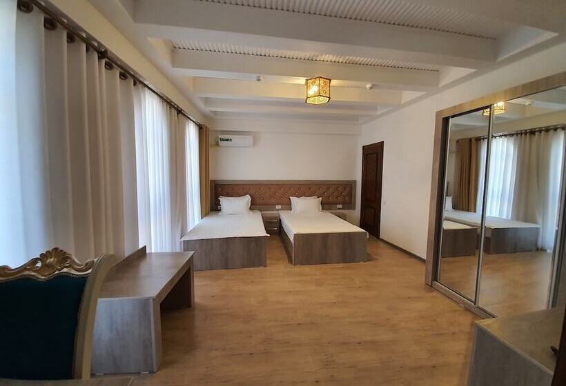 בית מלון כפרי Suzangaron Boutique