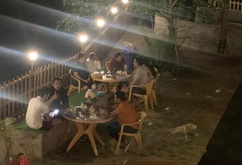 בית מלון כפרי The Bright Side Resort