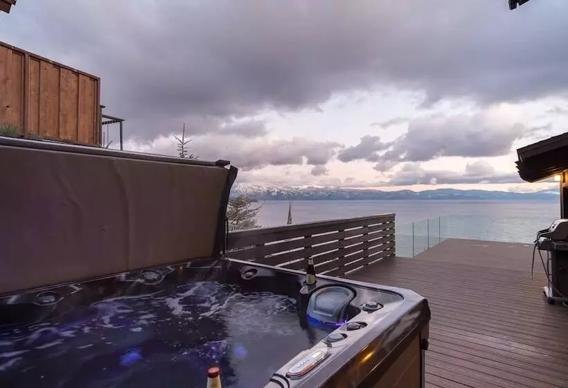 Lakeview By Avantstay Private Waterfront Cabin On Lake Tahoe W/ Hot Tub & Views