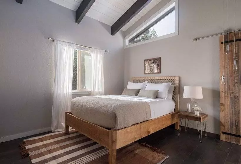 Lakeview By Avantstay Private Waterfront Cabin On Lake Tahoe W/ Hot Tub & Views