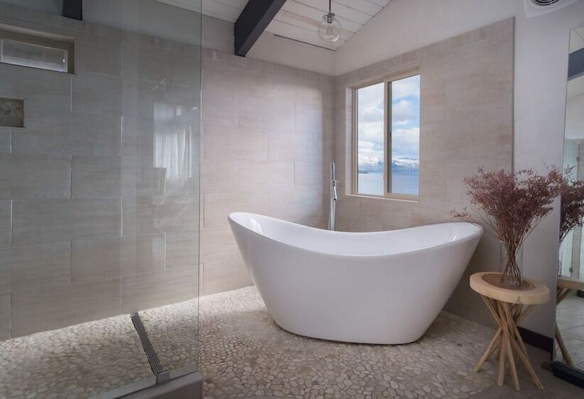 Lakeview By Avantstay Private Waterfront Cabin On Lake Tahoe W/ Hot Tub & Views