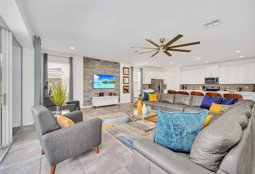 New Decor With Mickey, Nemo, Tinkerbell & Star Wars Rooms! Private Pool And Game Room