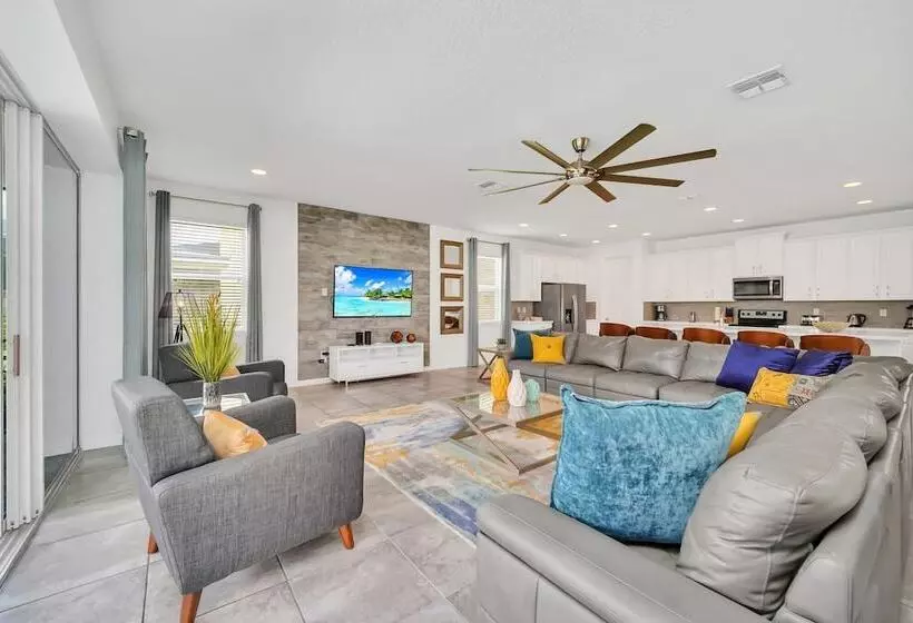 New Decor With Mickey, Nemo, Tinkerbell & Star Wars Rooms! Private Pool And Game Room