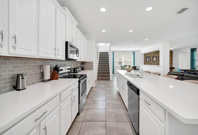 New Decor With Mickey, Nemo, Tinkerbell & Star Wars Rooms! Private Pool And Game Room