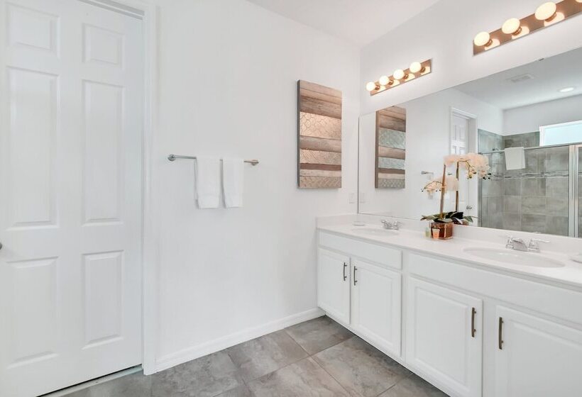 New Decor With Mickey, Nemo, Tinkerbell & Star Wars Rooms! Private Pool And Game Room