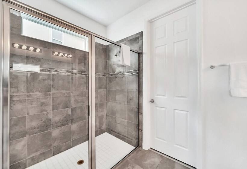 New Decor With Mickey, Nemo, Tinkerbell & Star Wars Rooms! Private Pool And Game Room