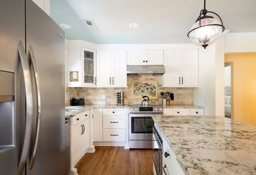 Palmetto By Avantstay Gorgeous Character Home W/ Pool, Sun Room & Pool Table!