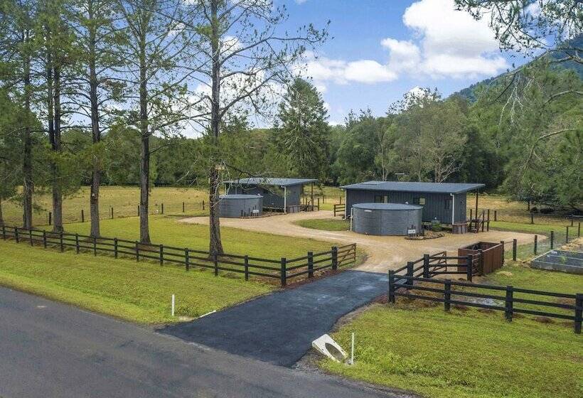 Pensjonat Contained In Nimbin