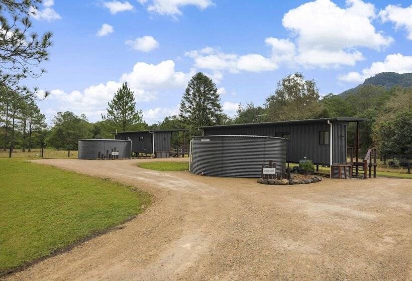 Pensão Contained In Nimbin