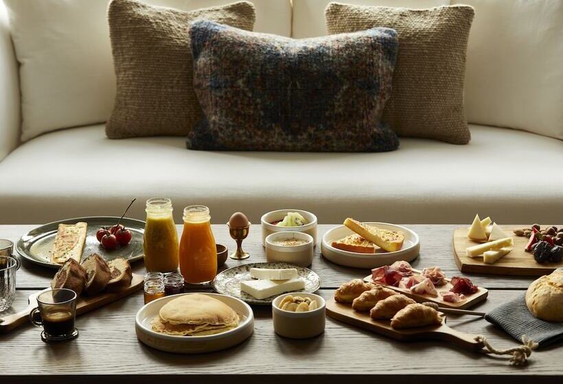 פנסיון The Storyteller Boutique House