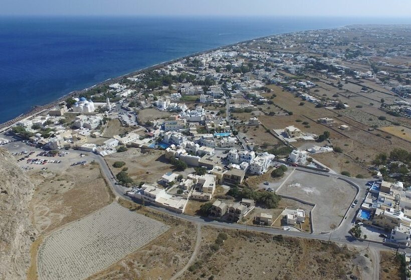 Perissa Art Villa   Kitchen & Washing Machine