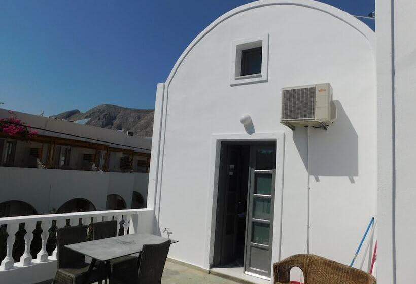 Perissa Art Villa   Kitchen & Washing Machine