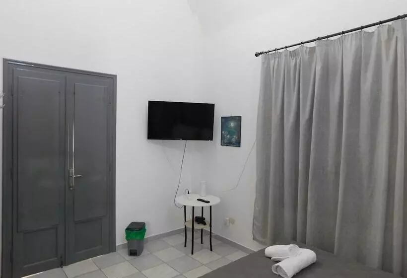 Perissa Art Villa Kitchen & Washing Machine