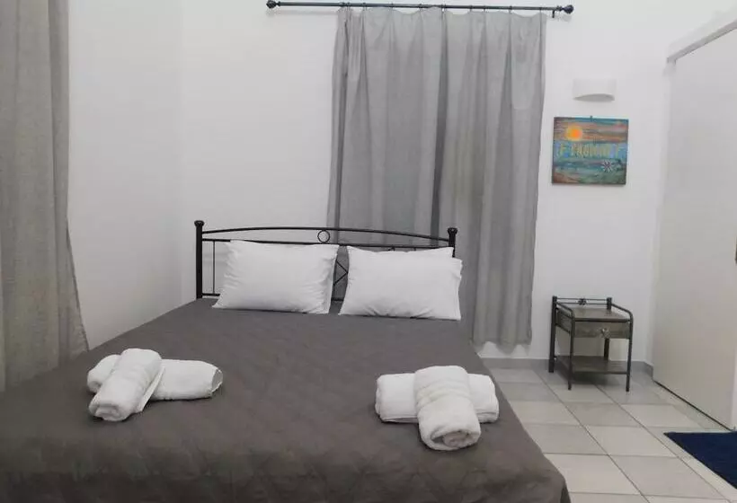 Perissa Art Villa Kitchen & Washing Machine
