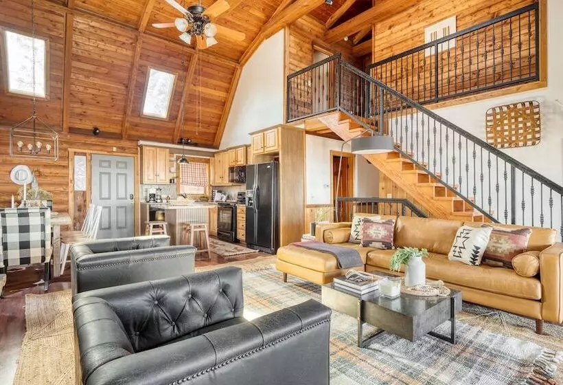 Pine Needle By Avantstay Log Cabin W/ Gorgeous Views, Hot Tub, Patio & Pool Table!