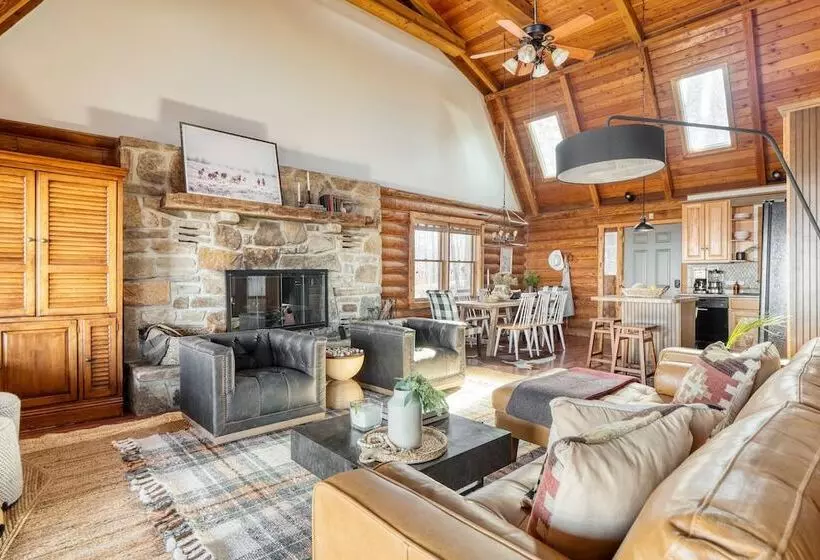 Pine Needle By Avantstay Log Cabin W/ Gorgeous Views, Hot Tub, Patio & Pool Table!