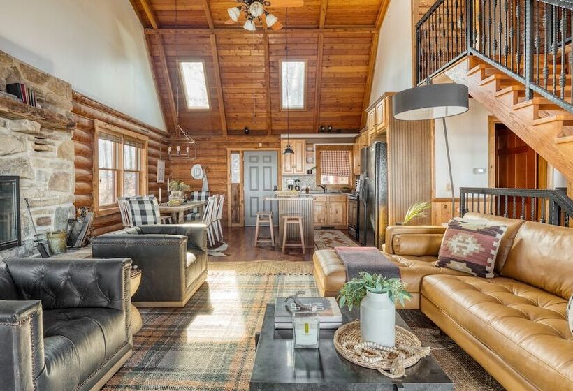 Pine Needle By Avantstay Log Cabin W/ Gorgeous Views, Hot Tub, Patio & Pool Table!