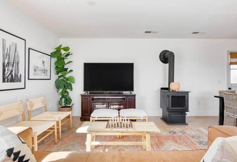 Rhythm By Avantstay Stunning Home W/ Pool, Hot Tub & Sweeping Views