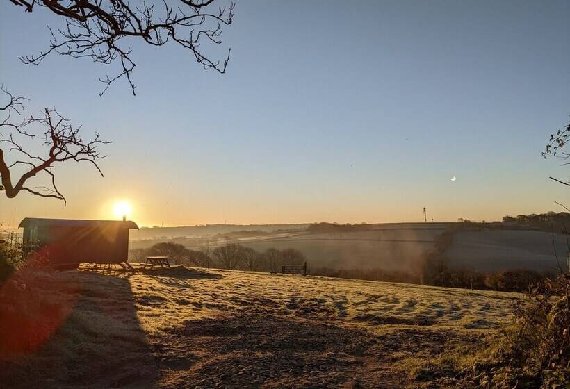 Stunning Shepherd S Hut Retreat, North Devon