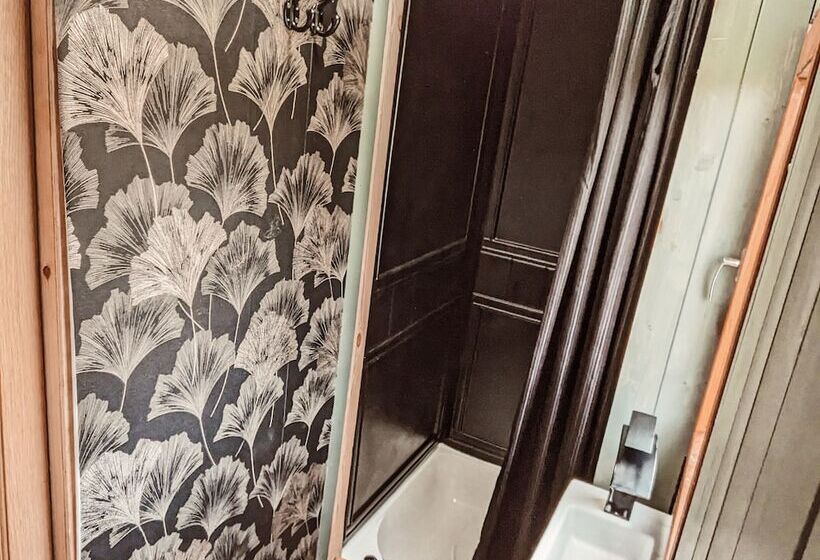 Stunning Shepherd S Hut Retreat, North Devon