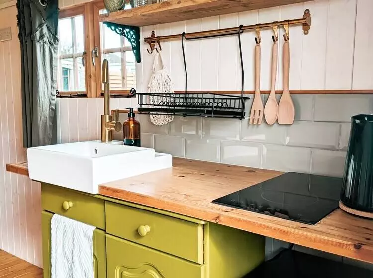 Stunning Shepherd S Hut Retreat, North Devon