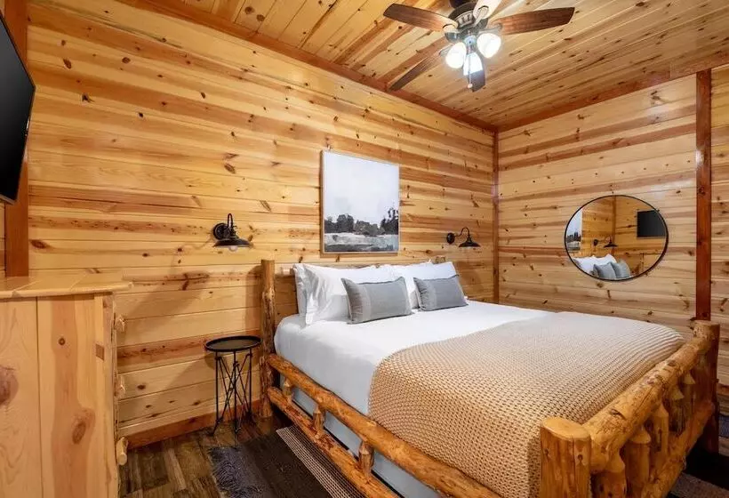 Sugarland By Avantstay Sleeps 28! Home Theatre! Two Hot Tubs! Indoor Pool! Incredible Views!