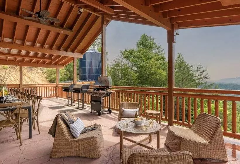 Sugarland By Avantstay Sleeps 28! Home Theatre! Two Hot Tubs! Indoor Pool! Incredible Views!