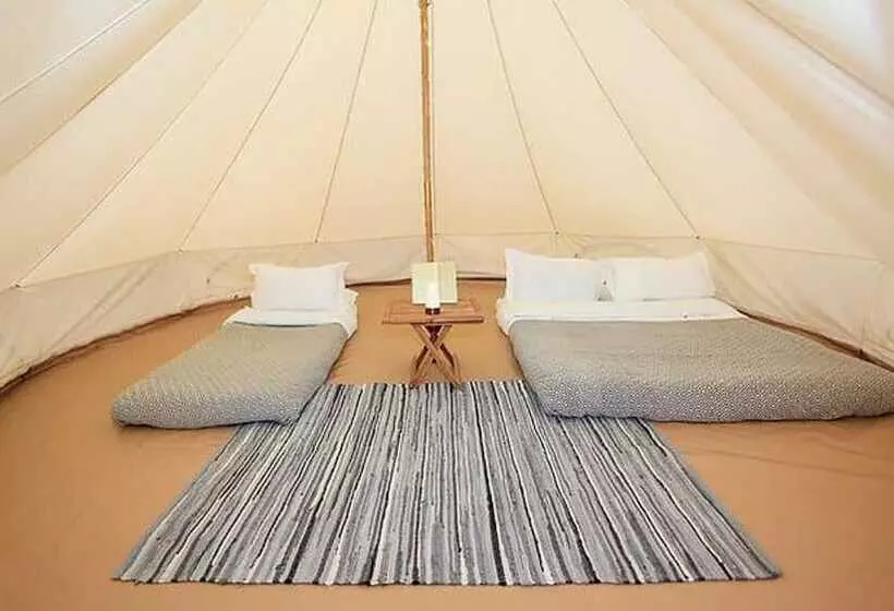 هتل 14  Zosma  Bell Tent Glamping Anglesey