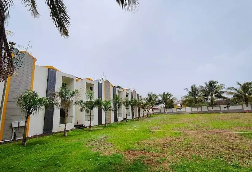 Hotelli Asopalav Lawns